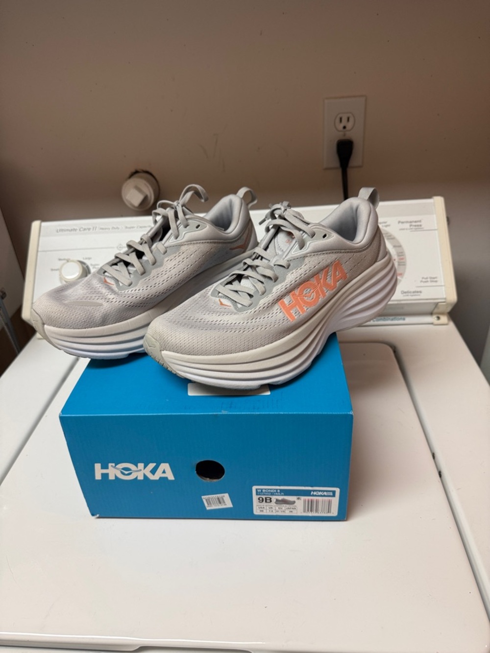 Hoka Women's 9B Light Gray Sneakers with Coral Logo vs box